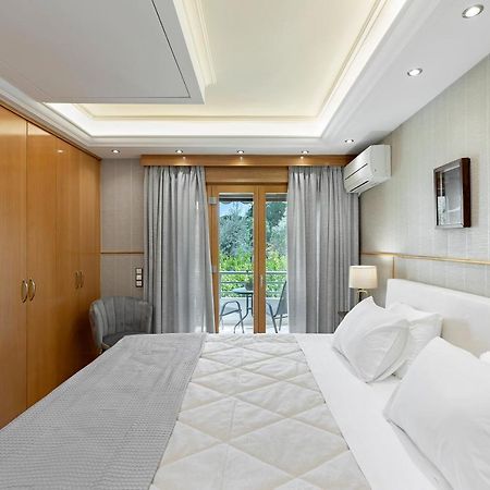 Vouliagmeni'S Elegance By Acropolis Suites Athen Eksteriør bilde