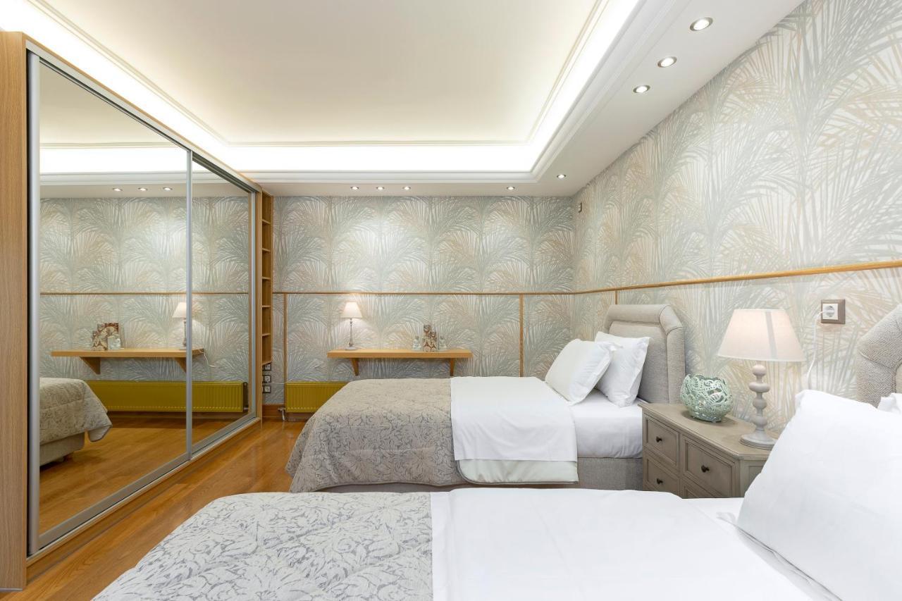 Vouliagmeni'S Elegance By Acropolis Suites Athen Eksteriør bilde