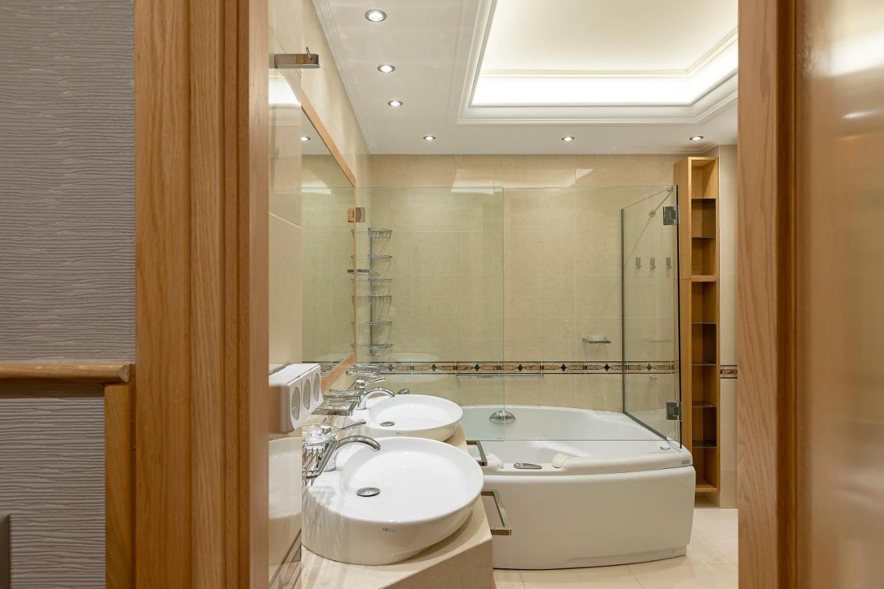 Vouliagmeni'S Elegance By Acropolis Suites Athen Eksteriør bilde
