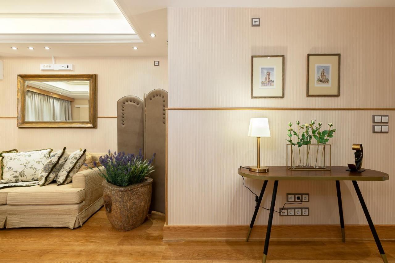 Vouliagmeni'S Elegance By Acropolis Suites Athen Eksteriør bilde