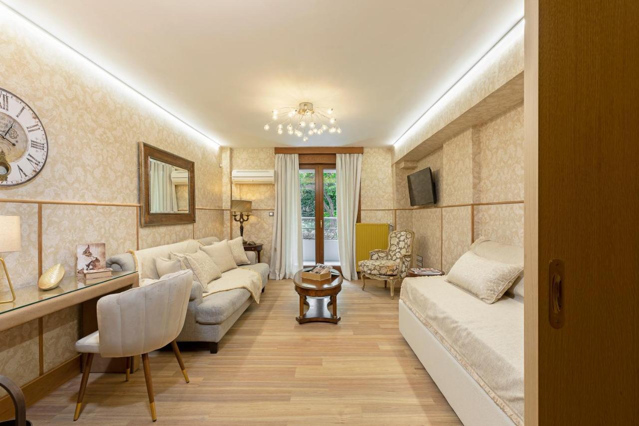 Vouliagmeni'S Elegance By Acropolis Suites Athen Eksteriør bilde